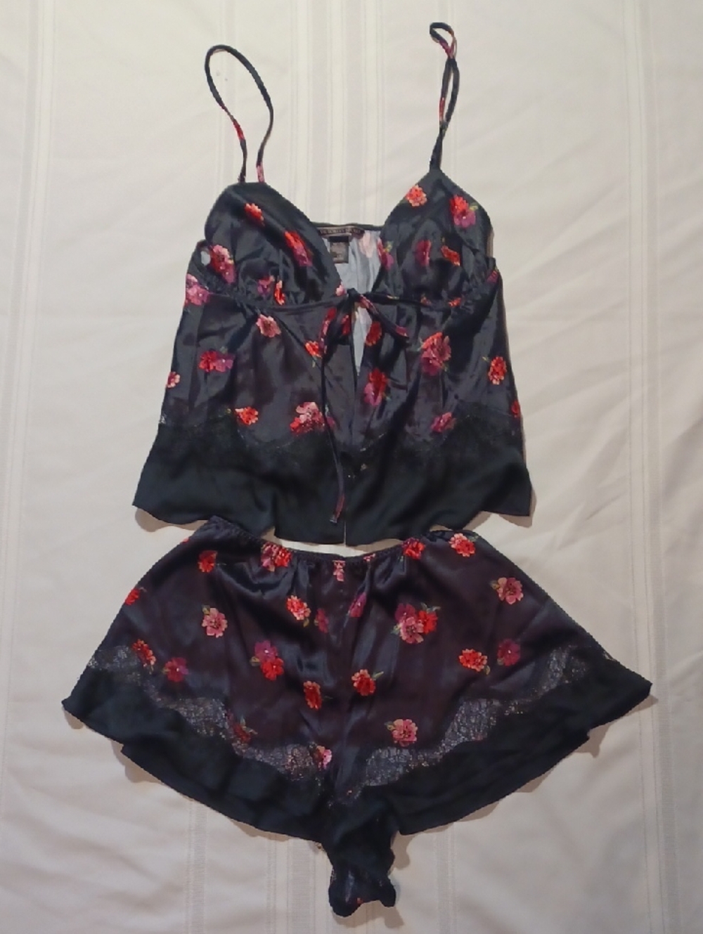 NWOT Victorias Secret Silky Floral Cami & Short Sleep Set
